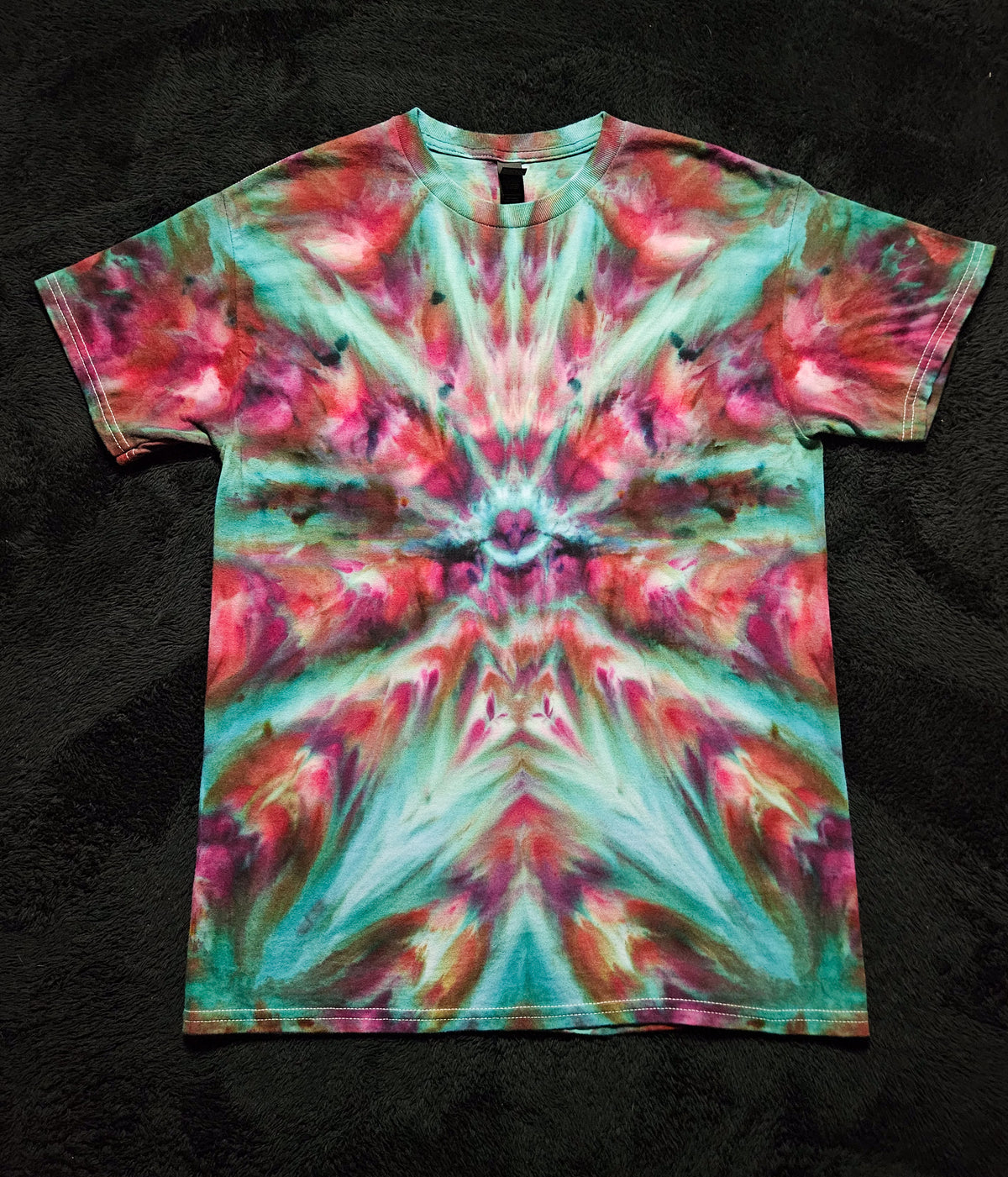 Medium Psychedelic Trails Symmetrical Variation