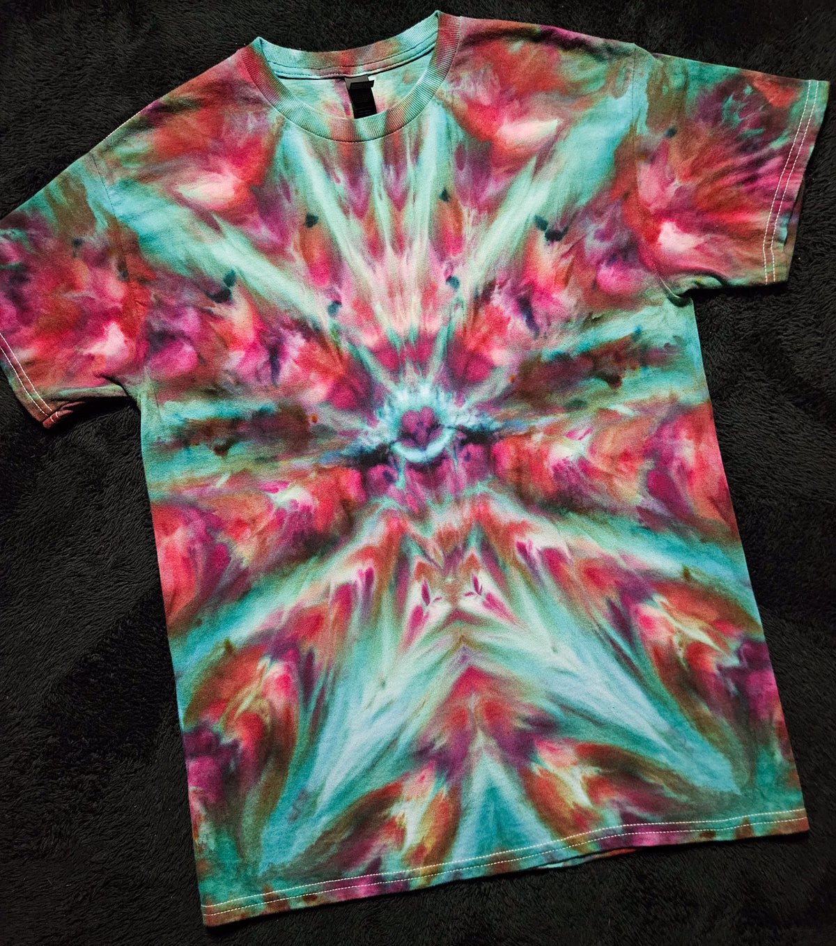 Medium Psychedelic Trails Symmetrical Variation